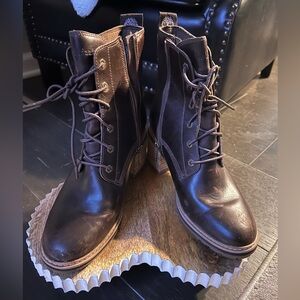 Women’s Timberland Brown. Zip Up Leather Boots